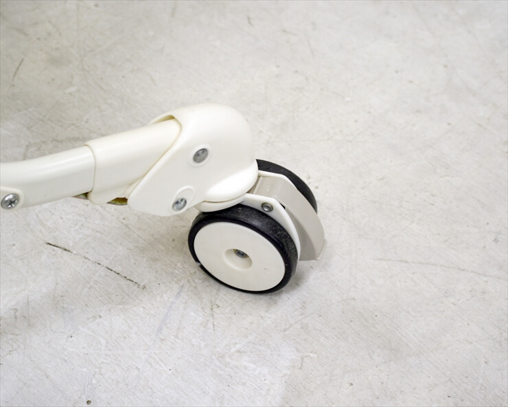 ネムリラ オートスウィング イエロー コンビ製ハイローチェア 電動