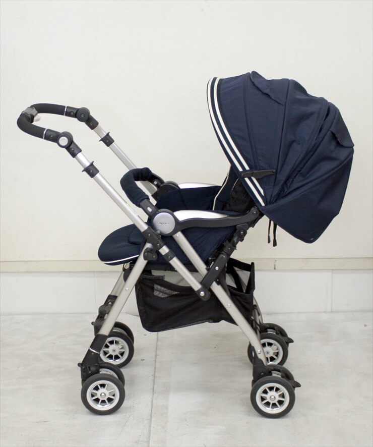 ソラリア 2013 タッジオネイビー オート4輪