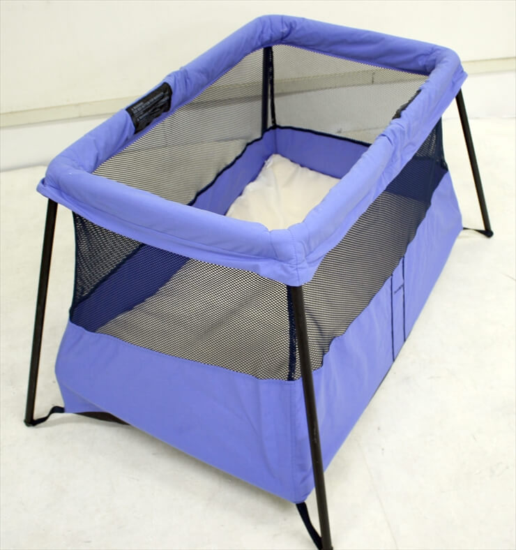 プレイヤードトラベルクリブ ブルー ベビービョルン