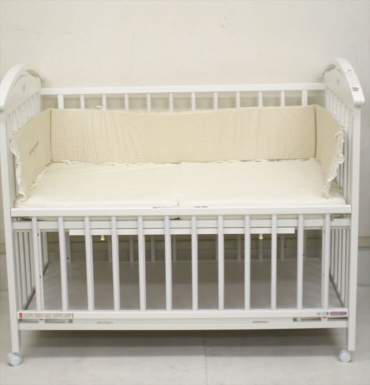 A型ファミーユ ホワイト 白 澤田工業製ベビーベッド