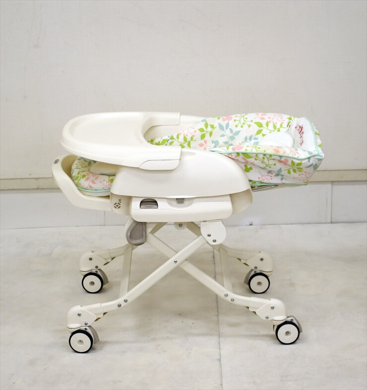 ベビーステーション ミッキーマウス ホワイトグラス アカチャンホンポ