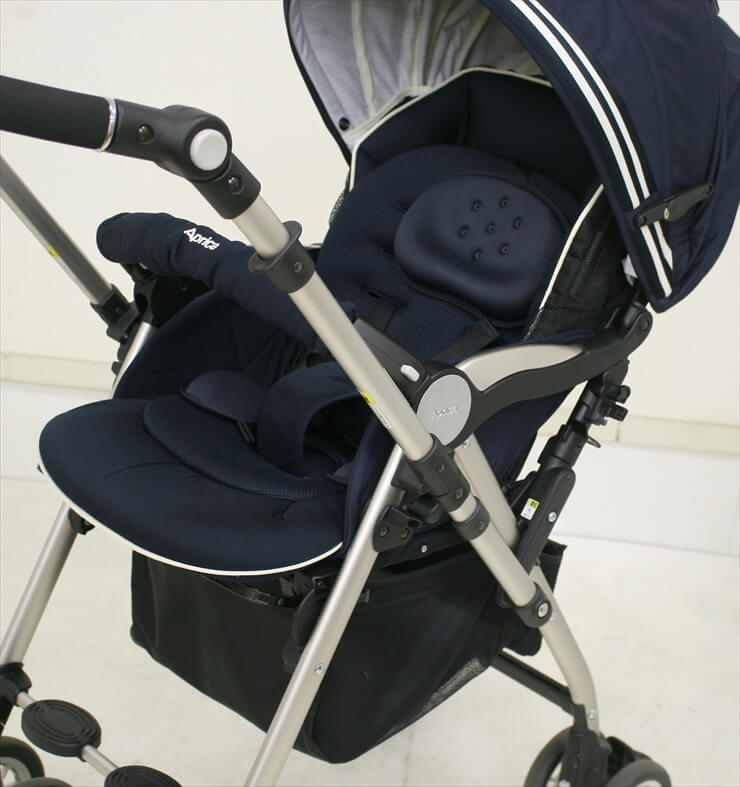 ソラリア 2013 タッジオネイビー オート4輪 アップリカ