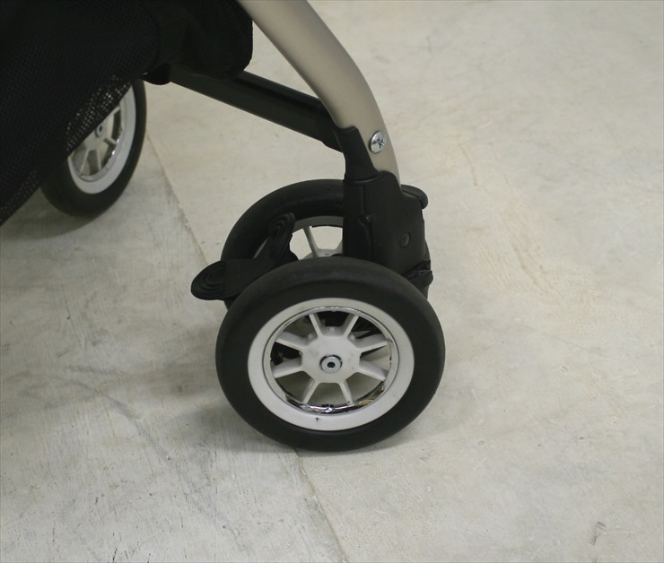 ソラリア 2013 タッジオネイビー オート4輪 アップリカ