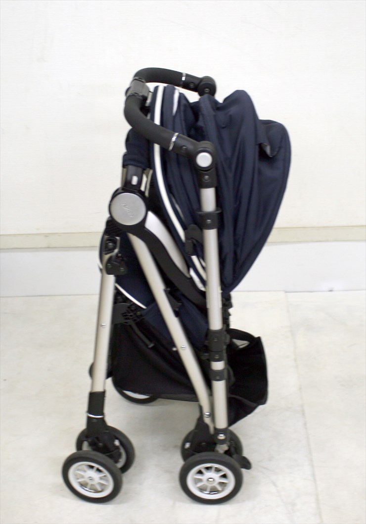 ソラリア 2013 タッジオネイビー オート4輪 アップリカ