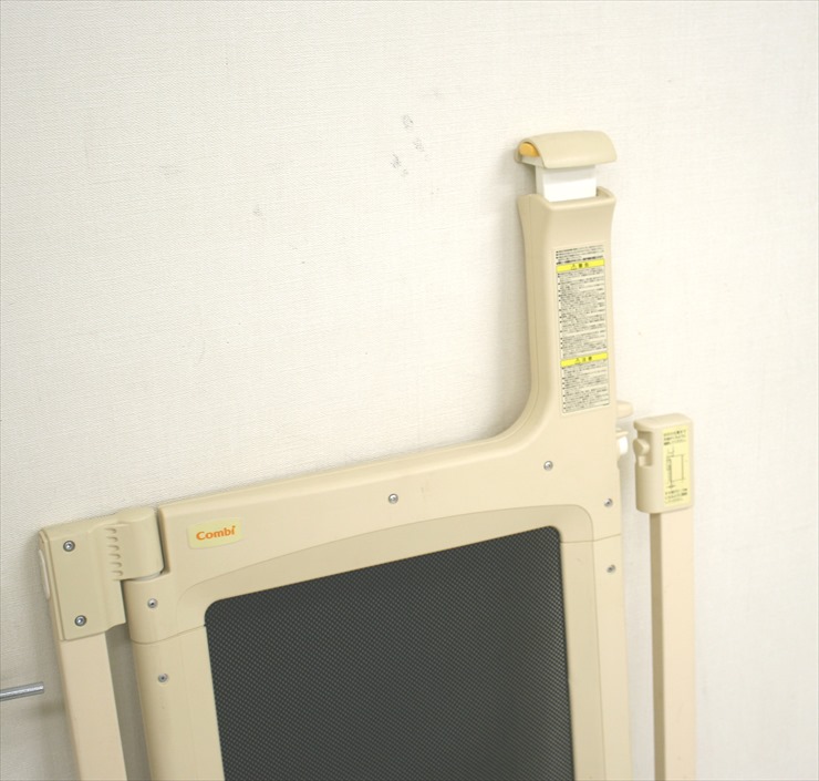 ハンズフリーゲート コンビ製ベビーゲート