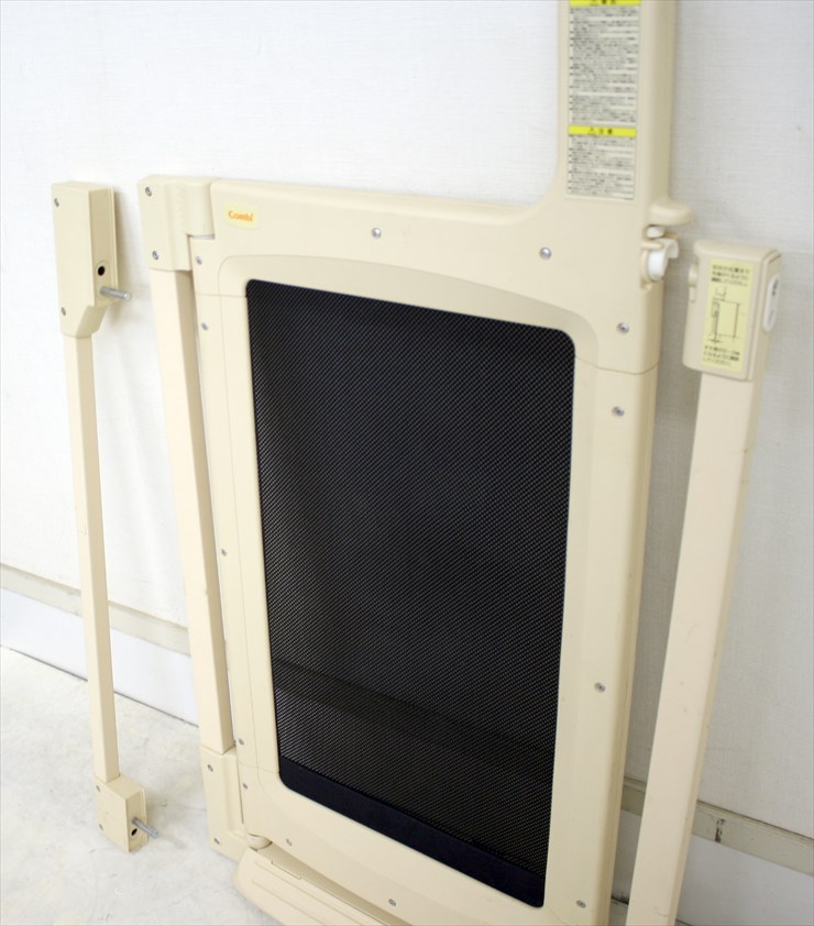 ハンズフリーゲート コンビ製ベビーゲート