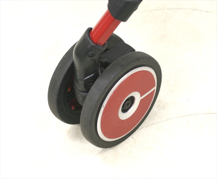 F2plus AD-300 ライジングレッド