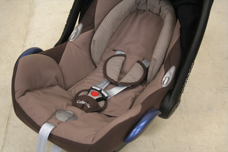 マキシコシ カブリオフィックス アースブラウン