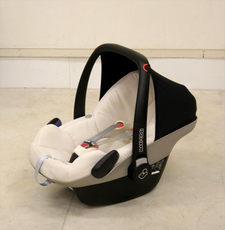 マキシコシ ペブル ナチュラルブライト