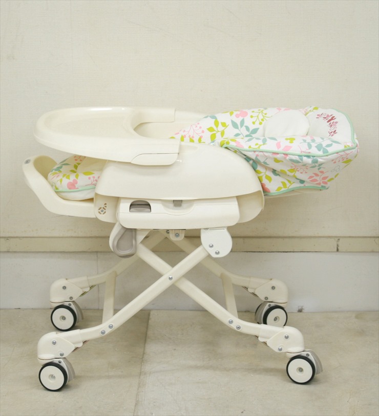 ベビーステーション ミッキーマウス ホワイトグラス アカチャンホンポ