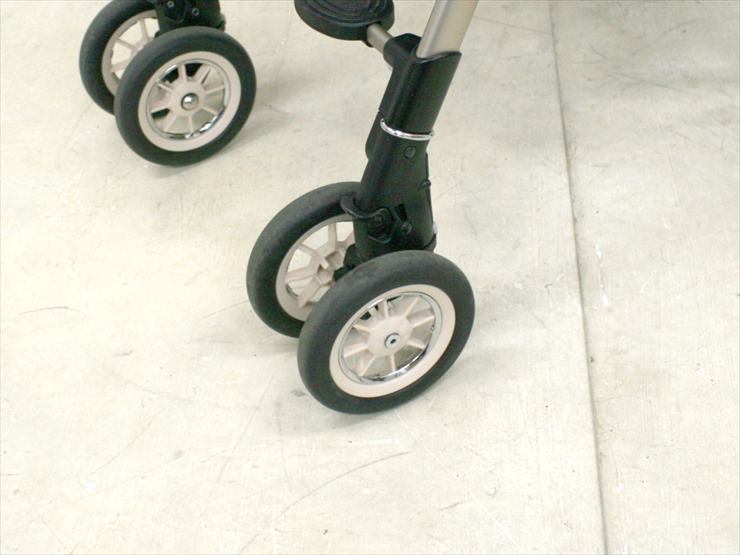 ソラリア 2013 タッジオボルドー オート4輪 アップリカ