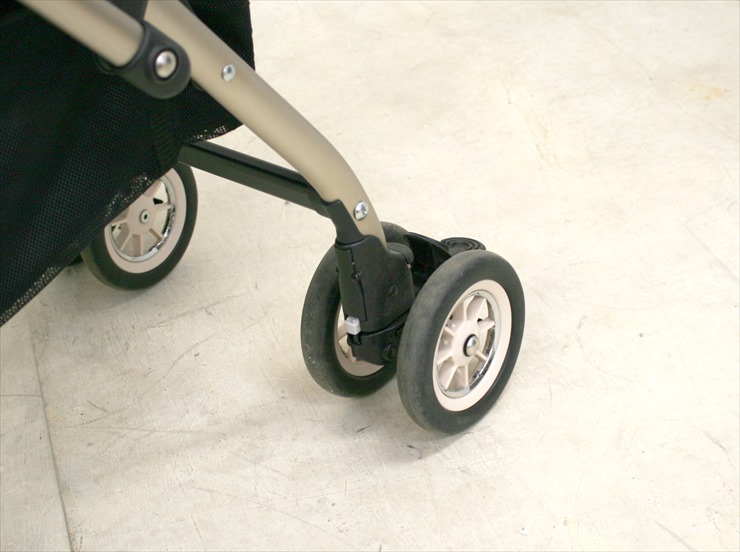 ソラリア 2013 タッジオボルドー オート4輪 アップリカ