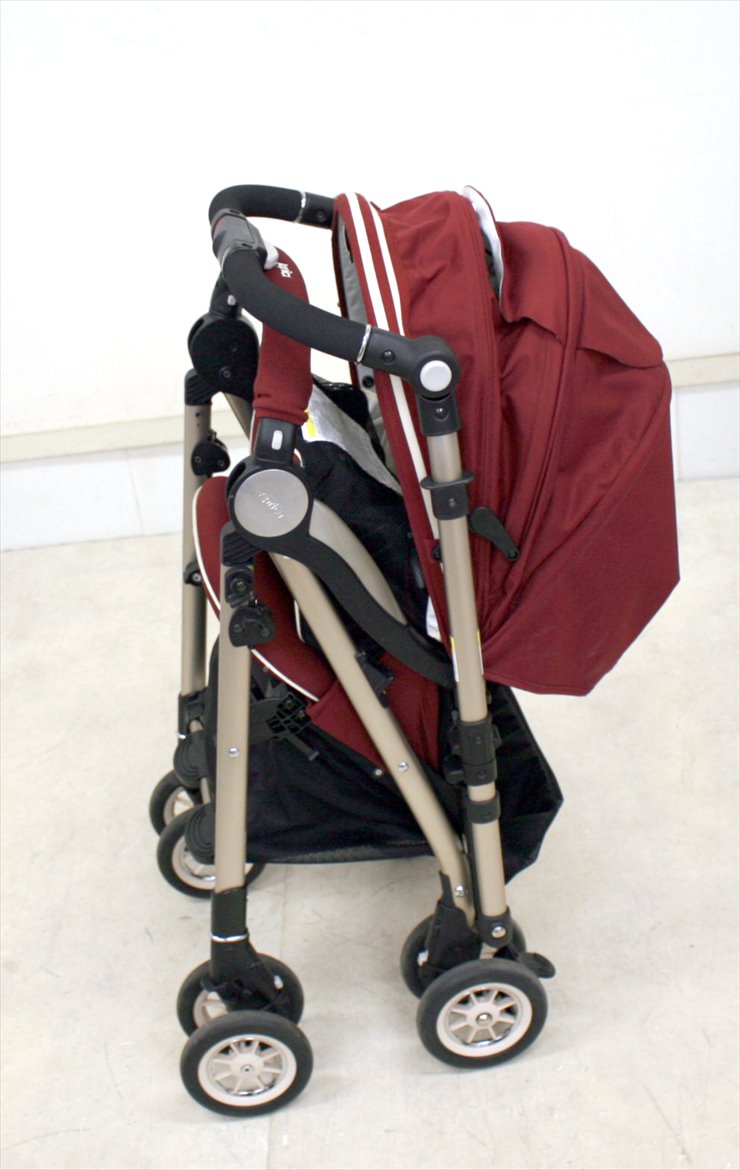 ソラリア 2013 タッジオボルドー オート4輪 アップリカ