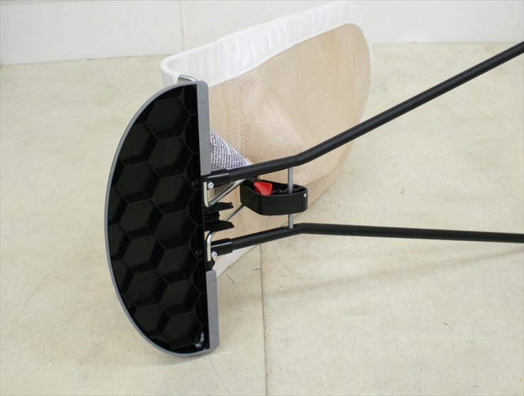 ベビーシッターバランス メッシュ ベージュ サンド ベビービョルン