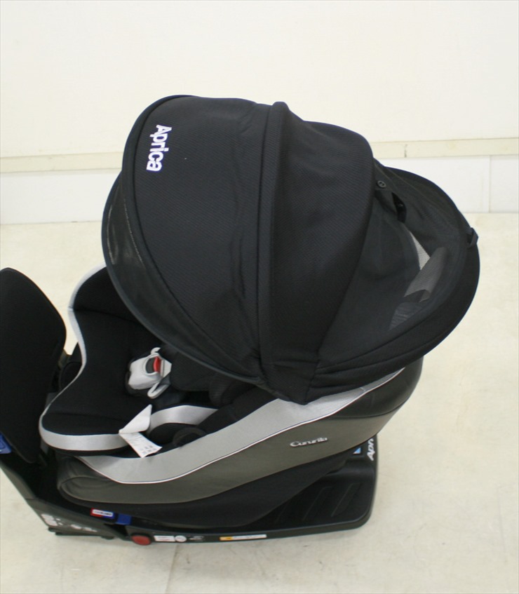 クルリラ モアレブラック アップリカ製チャイルドシート ISOFIX シートベルト両対応
