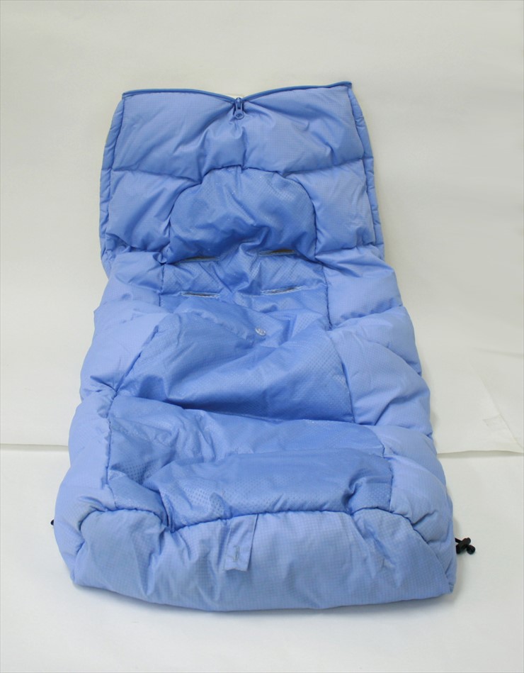 エアバギー純正ダウンフットマフ アクア