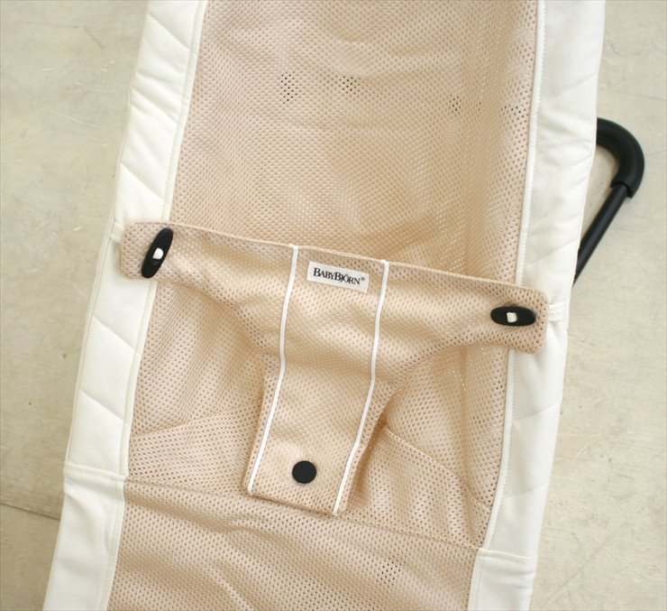 ベビーシッターバランス メッシュ ベージュ サンド ベビービョルン