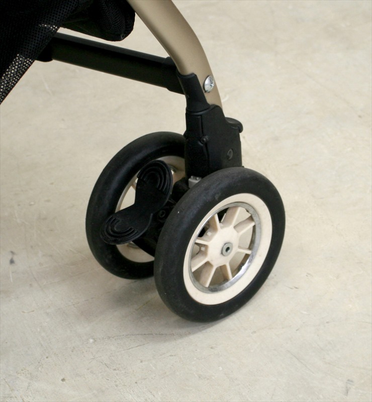 ソラリア 2013 タッジオボルドー オート4輪 ハイシート アップリカ