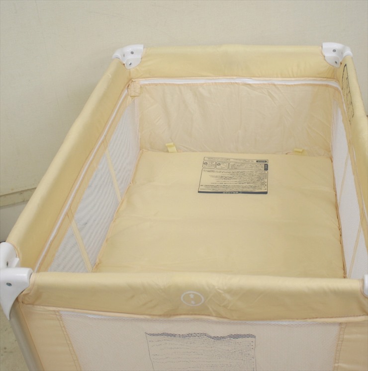 たためるプレイヤード お昼寝マット付き クリーム カトージ