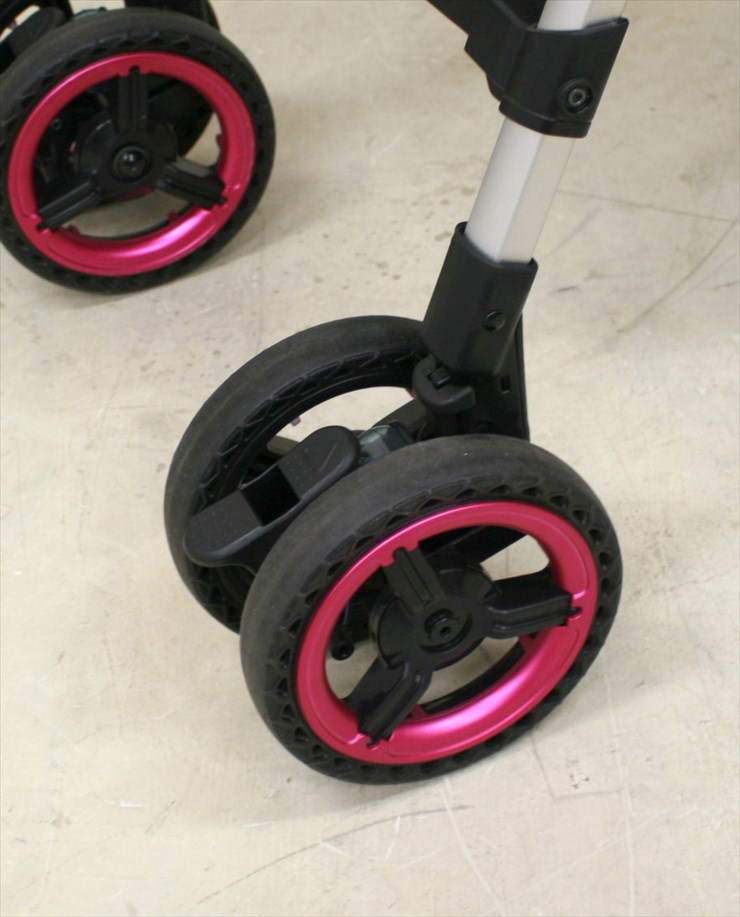 ネムリエ オート4キャス UF-750 ポンパドールネイビー