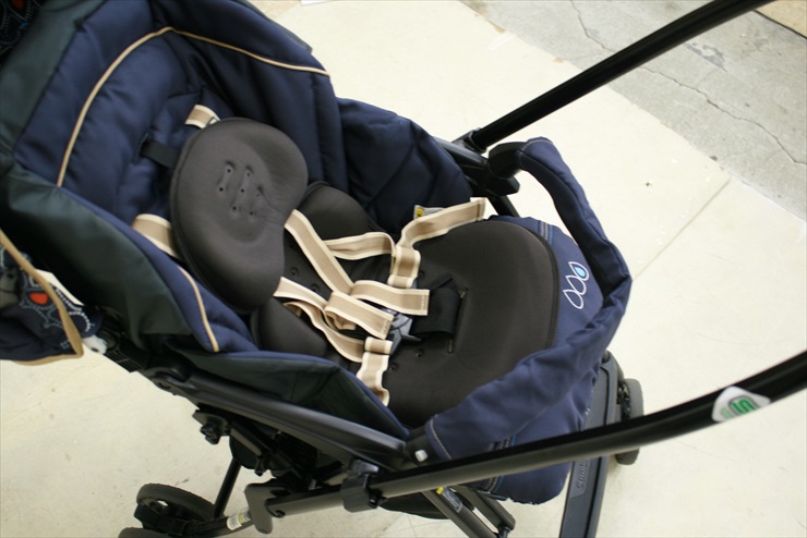 メチャカルハンディα エッグショック MD ティアドロップネイビー