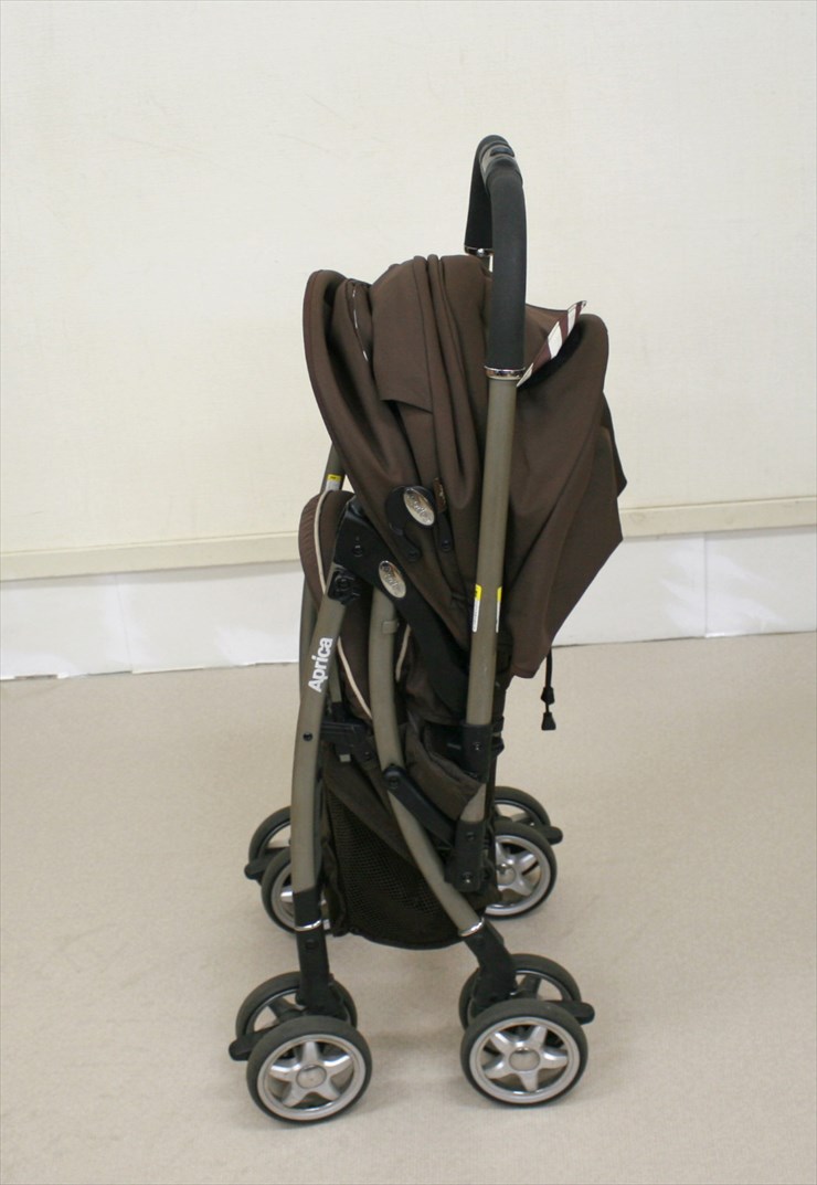 ラクーナ シンボリックブラウン 軽量オート4輪 ハイシート55