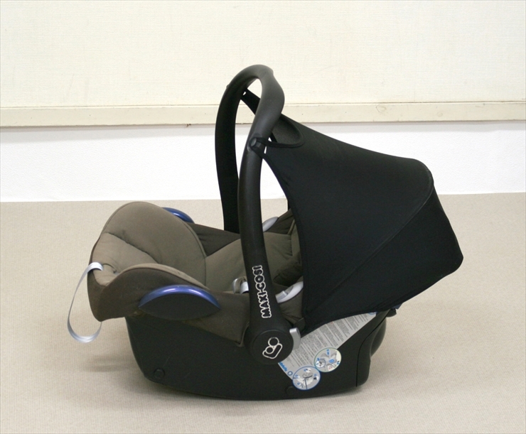 マキシコシ カブリオフィックス ウォルナットブラウン