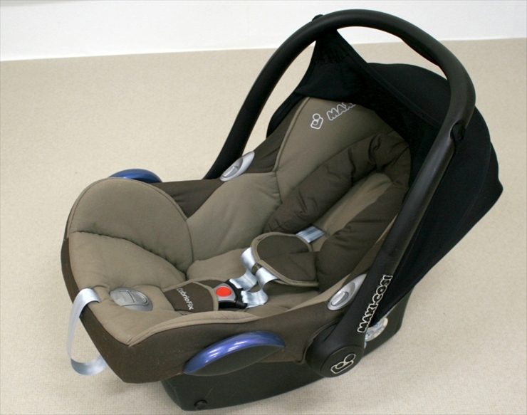 マキシコシ カブリオフィックス ウォルナットブラウン