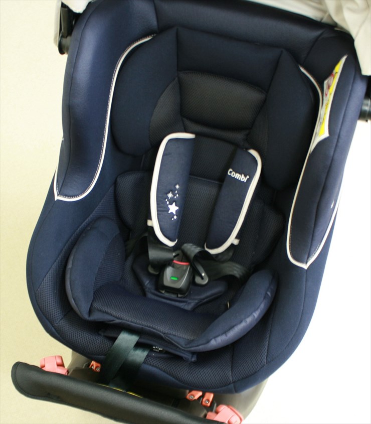 美品】コンビ クルムーヴ ISOFIX シンプライト サファイアネイビー