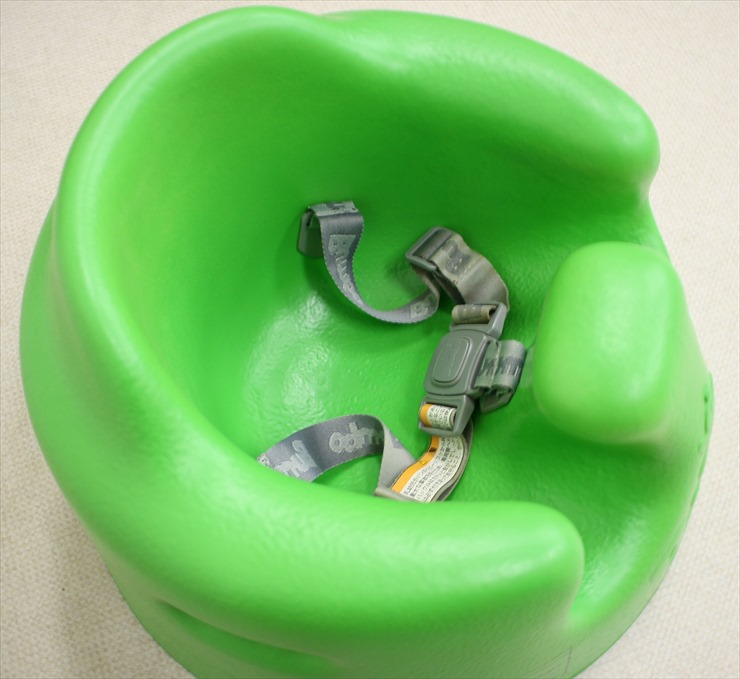 バンボ Bumbo グリーン 安全ベルト付き ベビーチェア