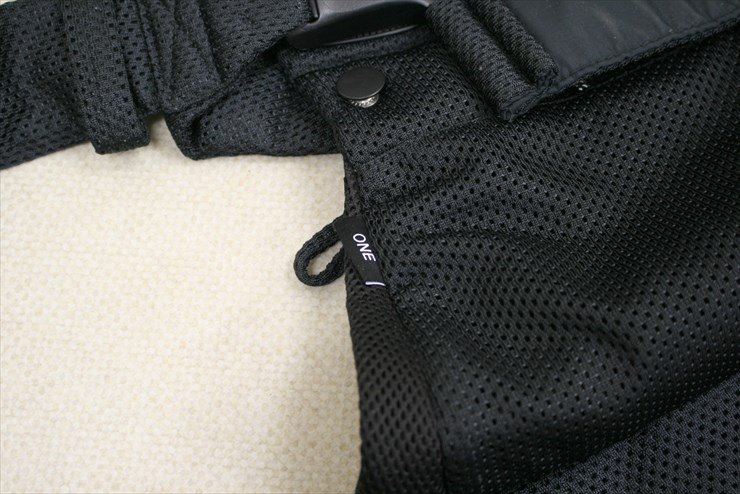 ベビーキャリア ONE+Air ブラック ベビービョルン