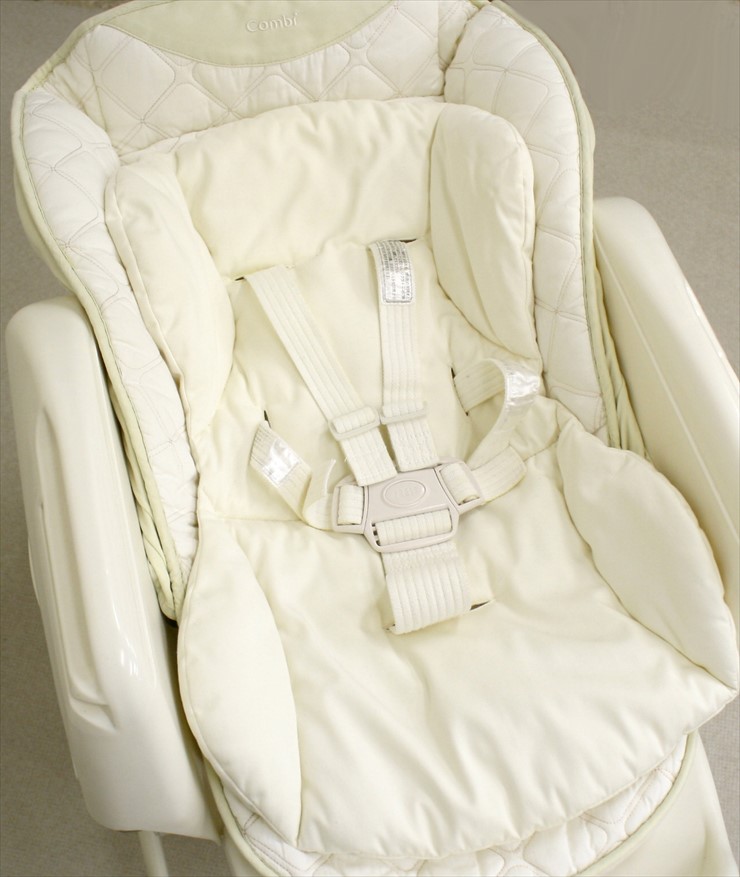 ベビーステーション AUTO SWING コンビ製電動ハイローチェア