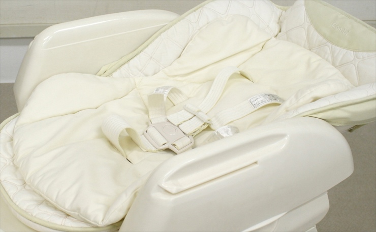 ベビーステーション AUTO SWING コンビ製電動ハイローチェア