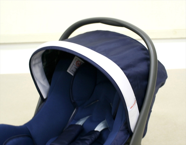 ミキハウス×イングリッシーナ コラボ チャイルドシート 紺