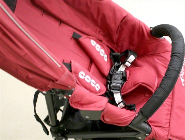 エアバギーココ ブレーキモデル チェリーレッド