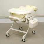 ネムリラ オートスウィング イエロー コンビ 電動ハイローチェア