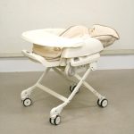 ルシエス オートスウィング ベージュ コンビ 電動ハイローチェア