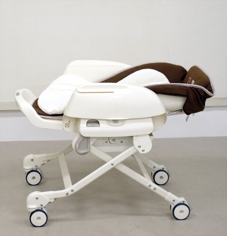 ルシエスColorplus オートスイング リビングブラウン アカチャンホンポモデル コンビ