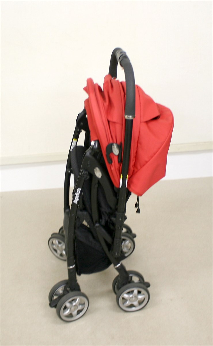 ラクーナ シンボリックレッド