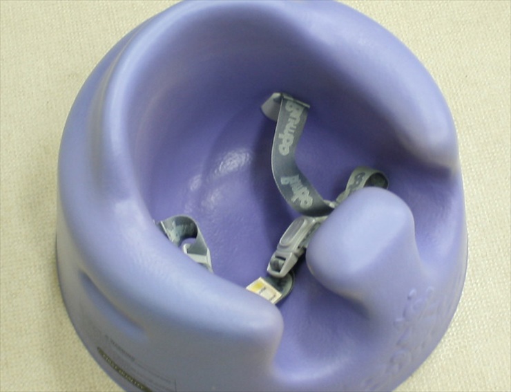 バンボ Bumbo パープル 安全ベルト付き ベビーチェア