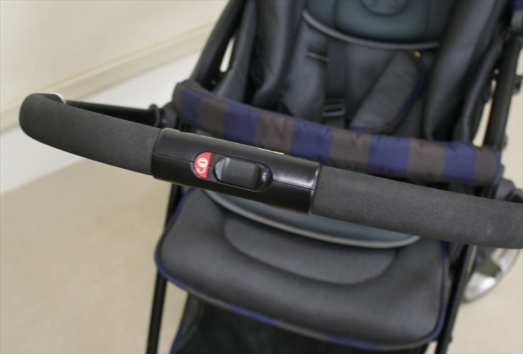 ランフィ アジュールストライプ Runfee ピジョン 軽量オート4輪