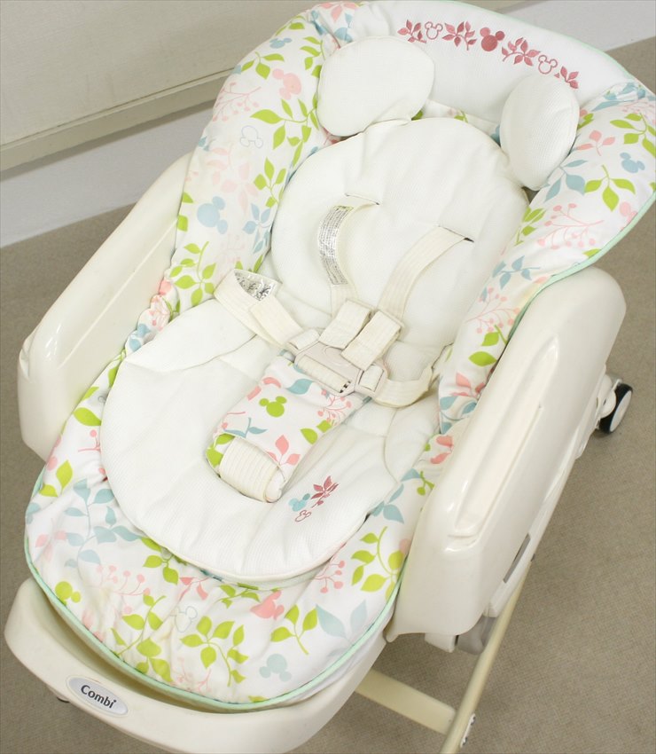 ベビーステーション ミッキーマウス  ホワイトグラス アカチャンホンポ コンビ