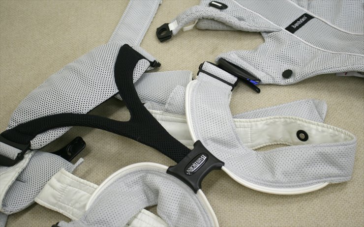 ベビーキャリア ミラクル メッシュ グレー ベビービョルン 抱っこ紐