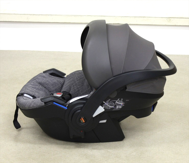 新規購入 STOKKE ストッケ iZi Go イージーゴー チャイルドシート