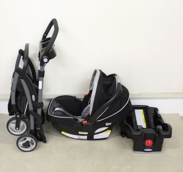 送料無料 Graco SnugRider®Elite Infant Car Seat Frame＆SungRide