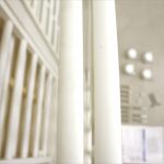 立ちベッド ホワイトJ カトージ 02160