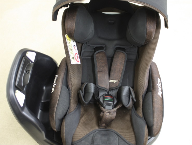 送料無料 フラディアグロウ ISOFIX ブラウンBR 2022361 アップリカ