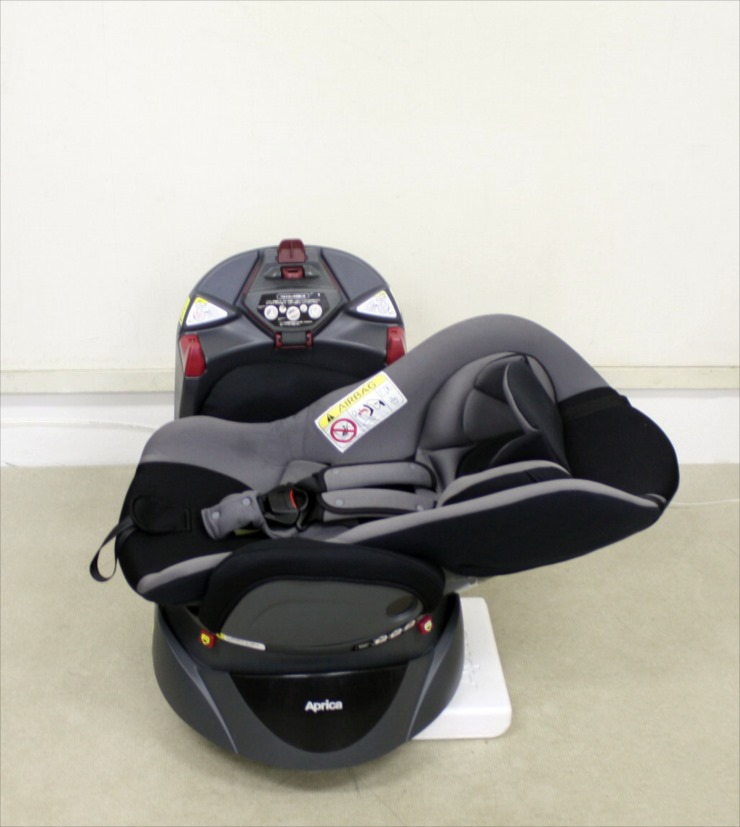 美品】 平らなベッド型 シートベルト固定 新生児OK ディアターンプラス-