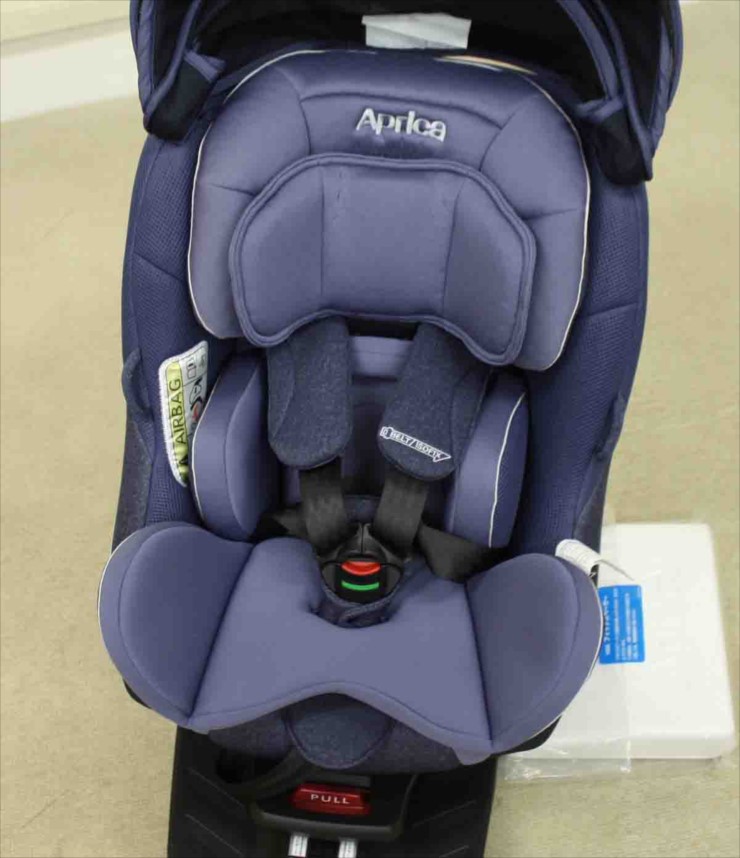 アップリカ チャイルドシート クルリラプレミアム ISOFIX\n13,000円