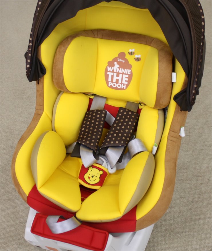 未使用 くまのプーさん ターンシート チャイルドシート 回転式 ISOFIX